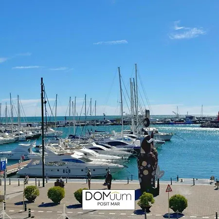 Domuum Holidays - Posit Mar アパート